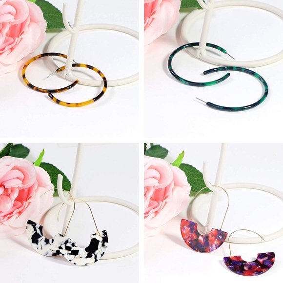 BaubleBar Jewelry - 🔴 $8 CLEARANCE BaubleBar Style Tortoise HooPS